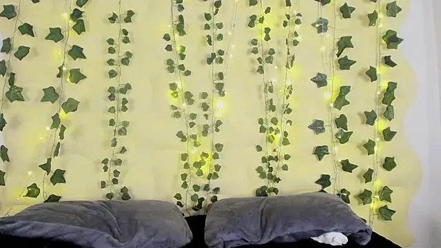 Snapshot of Natasha_Nasty2 chatting on February 25, 3:52 am Natasha Nasty2 online show from February 25, 3:52 am