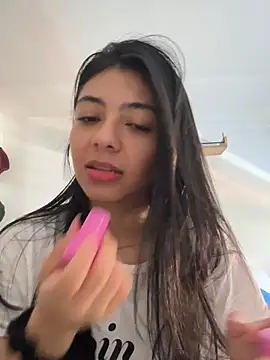 Snapshot of Liissa_cute_ chatting on January 17, 5:49 pm Liissa cute online show from January 17, 5:49 pm