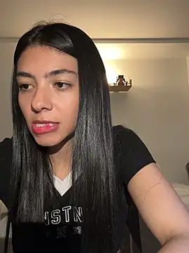 Snapshot of Liissa_cute_ chatting on February 1, 2:32 am Liissa cute online show from February 1, 2:32 am