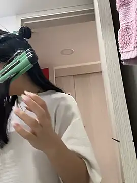 Snapshot of Liissa_cute_ chatting on February 12, 7:09 pm Liissa cute online show from February 12, 7:09 pm