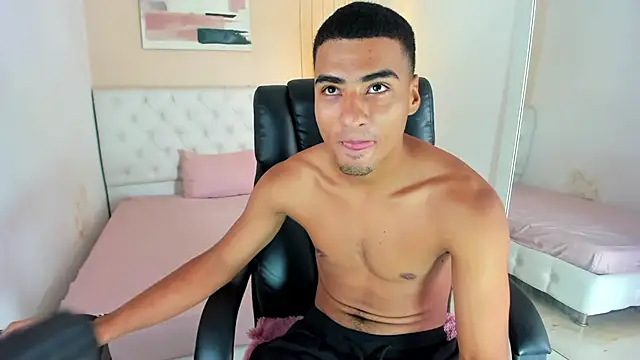 ANGEL NICOLAS online show from December 17, 5:41 pm