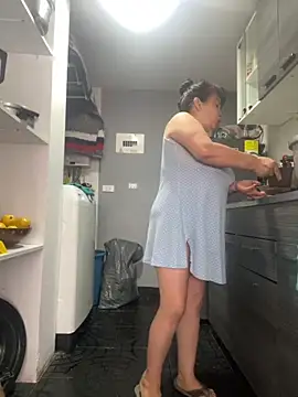 Sweeetness Milf online show from September 14, 5:23 pm