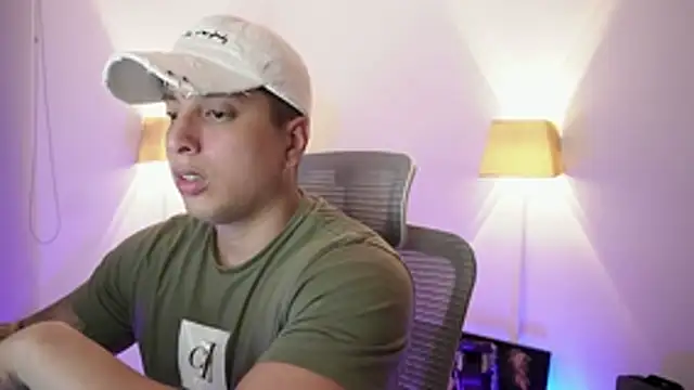 Snapshot of appolo_allen chatting on July 6, 4:53 am appolo allen online show from July 6, 4:53 am