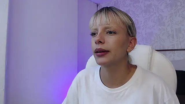 peyton golden1 online show from December 4, 3:27 am