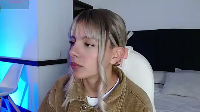 peyton golden1 online show from March 5, 3:35 am