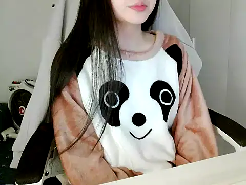 Snapshot of Yin-girl chatting on January 10, 5:15 pm Yin-girl online show from January 10, 5:15 pm