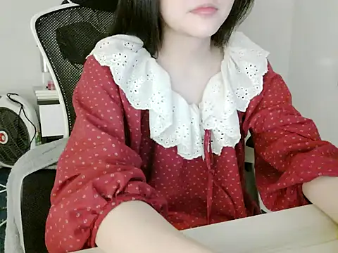 Snapshot of Yin-girl chatting on January 13, 6:13 pm Yin-girl online show from January 13, 6:13 pm