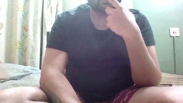 Snapshot of whoreboi98 chatting on January 3, 8:11 pm whoreboi98 online show from January 3, 8:11 pm