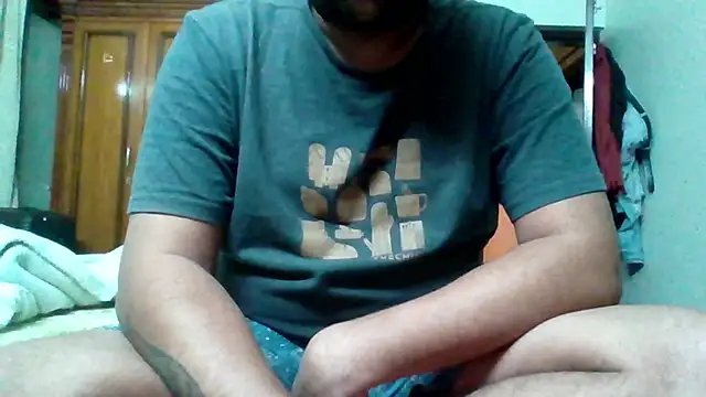 Snapshot of whoreboi98 chatting on January 5, 8:31 pm whoreboi98 online show from January 5, 8:31 pm