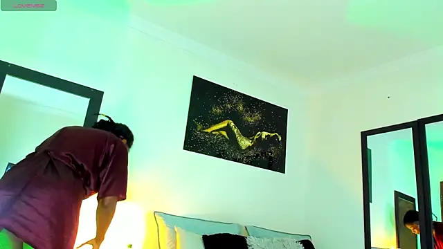 KimberlyBanks2 online show from April 14, 9:59 am