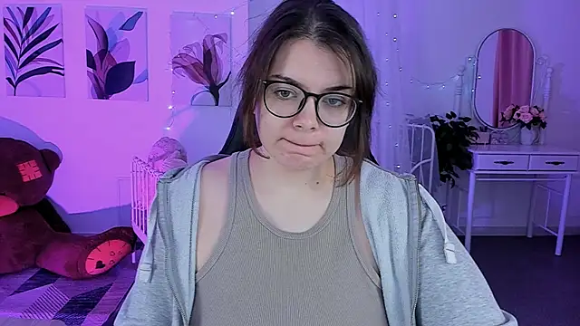 Snapshot of KeytSilvas chatting on December 28, 2:43 am KeytSilvas online show from December 28, 2:43 am