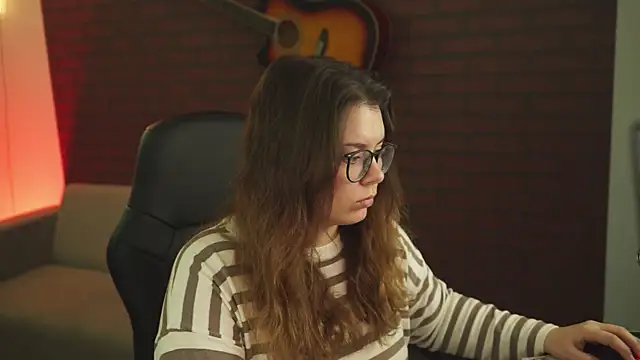 Snapshot of KeytSilvas chatting on January 12, 4:21 am KeytSilvas online show from January 12, 4:21 am