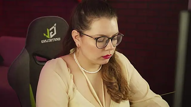 Snapshot of KeytSilvas chatting on January 19, 8:50 am KeytSilvas online show from January 19, 8:50 am