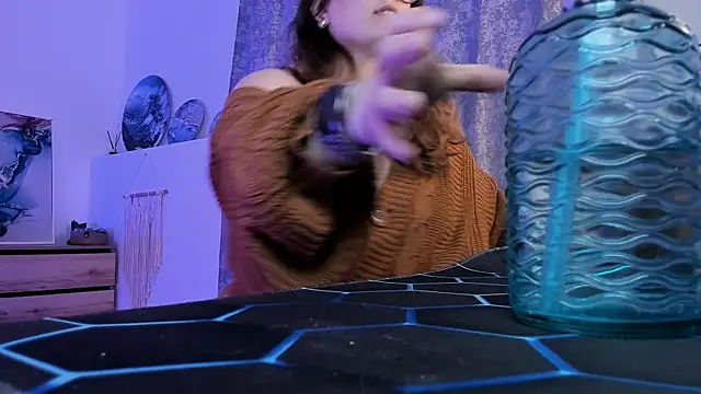 Snapshot of KeytSilvas chatting on February 5, 8:32 am KeytSilvas online show from February 5, 8:32 am