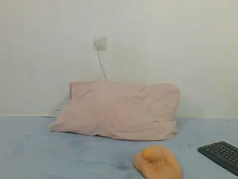 Snapshot of PrettyPrincess14 chatting on February 23, 8:06 am PrettyPrincess14 online show from February 23, 8:06 am