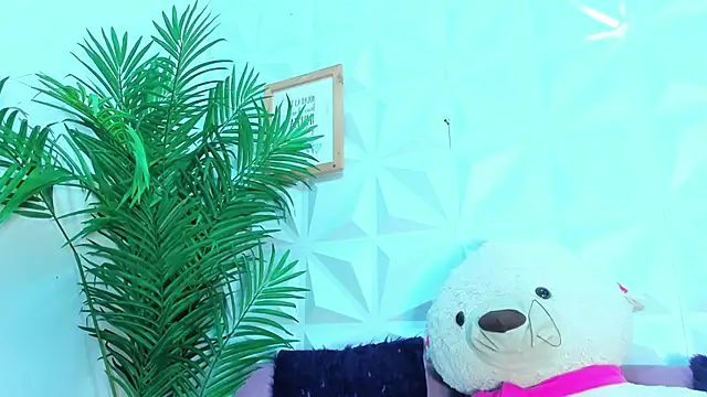 Briyit Doll online show from October 1, 9:32 pm