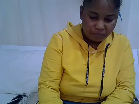 browndolly12 online show from July 12, 9:33 am