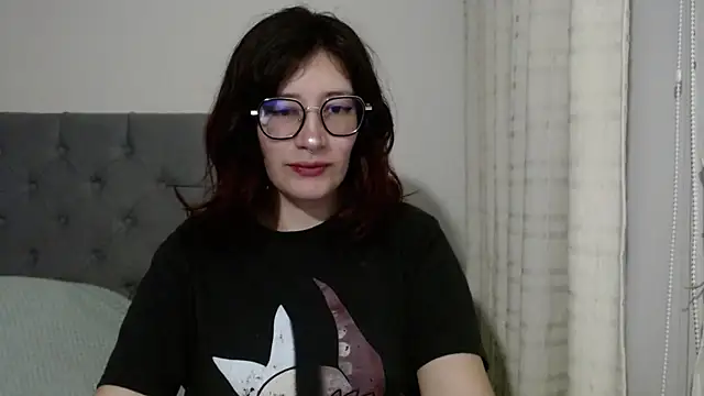 Snapshot of mariana124- chatting on January 21, 10:30 pm mariana124- online show from January 21, 10:30 pm
