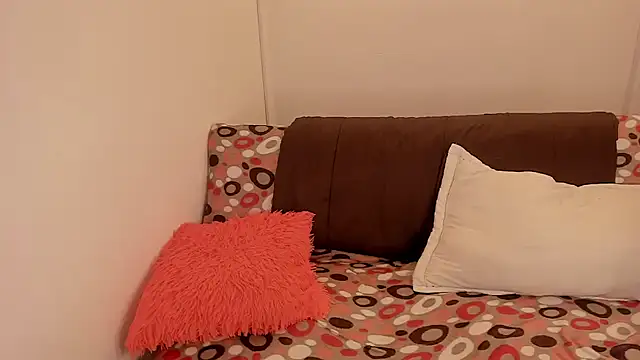 meganrossee69 online show from December 18, 12:10 am