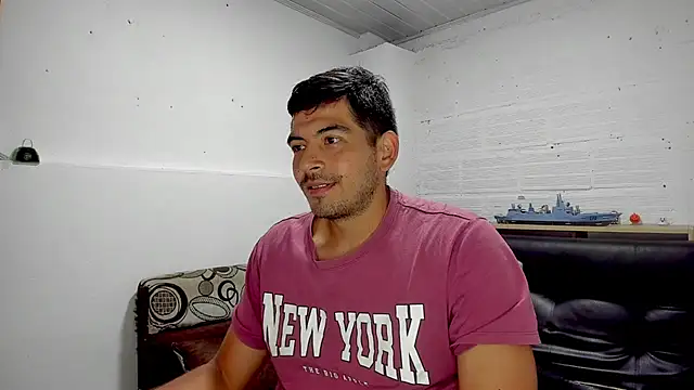 Snapshot of Himoreno25 chatting on December 29, 9:20 pm Himoreno25 online show from December 29, 9:20 pm