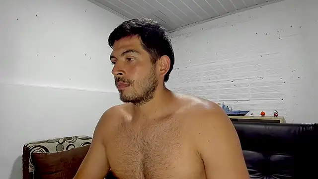 Snapshot of Himoreno25 chatting on January 12, 12:39 am Himoreno25 online show from January 12, 12:39 am