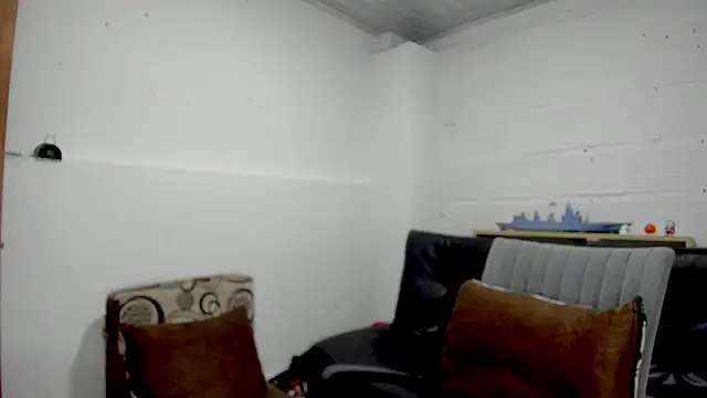 Snapshot of Himoreno25 chatting on January 30, 7:04 pm Himoreno25 online show from January 30, 7:04 pm