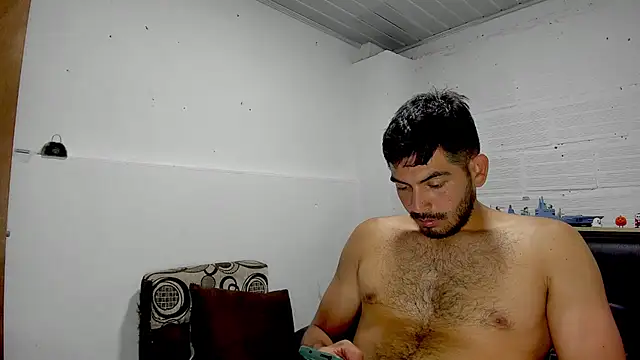 Snapshot of Himoreno25 chatting on February 4, 3:33 am Himoreno25 online show from February 4, 3:33 am