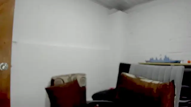 Snapshot of Himoreno25 chatting on February 8, 10:51 pm Himoreno25 online show from February 8, 10:51 pm