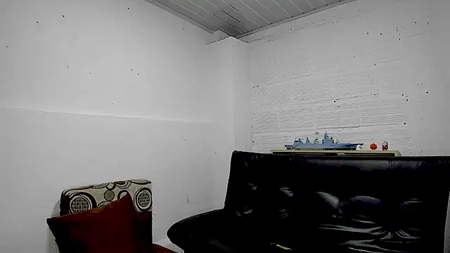 Snapshot of Himoreno25 chatting on February 14, 7:12 pm Himoreno25 online show from February 14, 7:12 pm