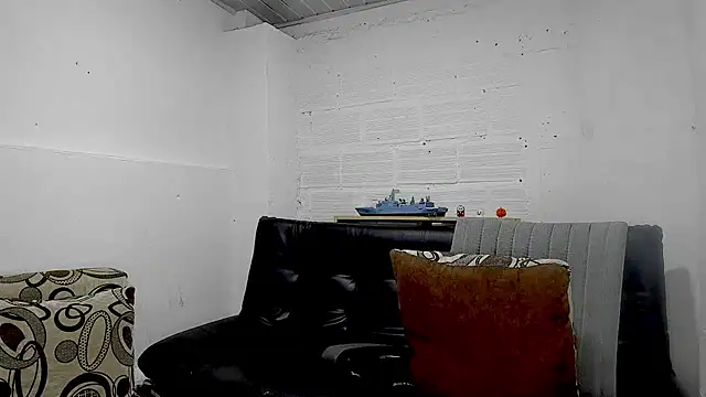 Snapshot of Himoreno25 chatting on March 9, 3:01 am Himoreno25 online show from March 9, 3:01 am