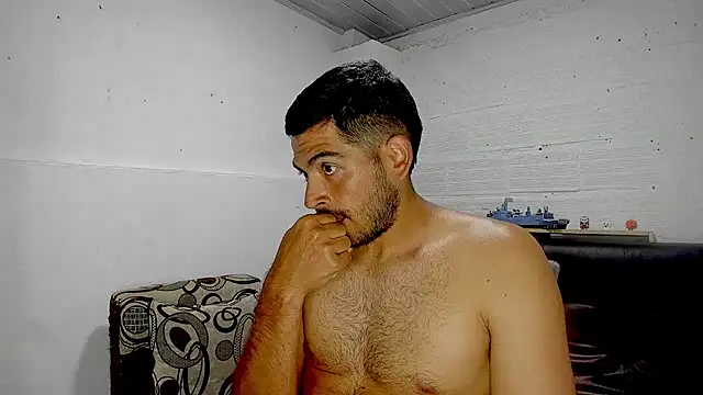 Snapshot of Himoreno25 chatting on March 9, 6:06 am Himoreno25 online show from March 9, 6:06 am