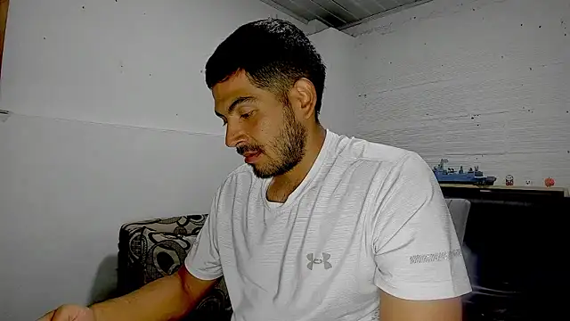 Snapshot of Himoreno25 chatting on March 11, 11:15 pm Himoreno25 online show from March 11, 11:15 pm