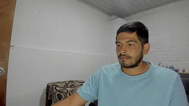 Snapshot of Himoreno25 chatting on March 18, 11:53 pm Himoreno25 online show from March 18, 11:53 pm