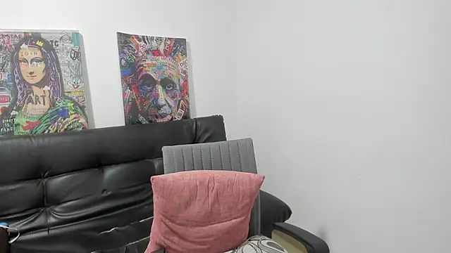 Snapshot of Himoreno25 chatting on February 19, 12:39 am Himoreno25 online show from February 19, 12:39 am