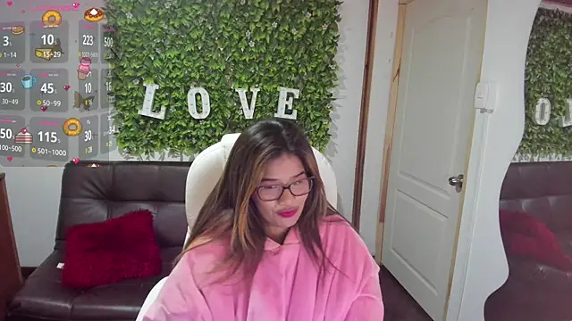 Enma  clark online show from December 4, 7:17 am