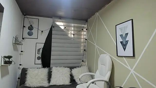 Enma  clark online show from September 24, 1:03 pm