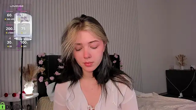 Vanessa Walters online show from September 18, 2:02 am