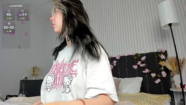 Vanessa Walters online show from September 19, 2:02 am