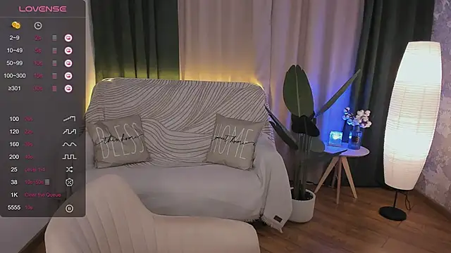 annacooleman online show from December 12, 8:57 am