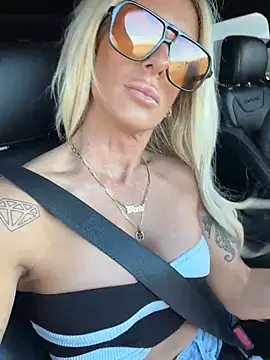 blondiluvsanal online show from April 6, 10:54 pm