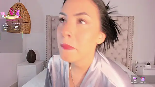 Snapshot of Maya_Bluee chatting on December 16, 3:44 am Maya Bluee online show from December 16, 3:44 am