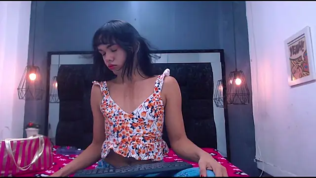 AndreaGil  online show from September 12, 7:14 pm