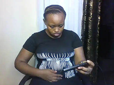 Snapshot of Candii_wet_ chatting on February 9, 2:50 pm Candii wet online show from February 9, 2:50 pm