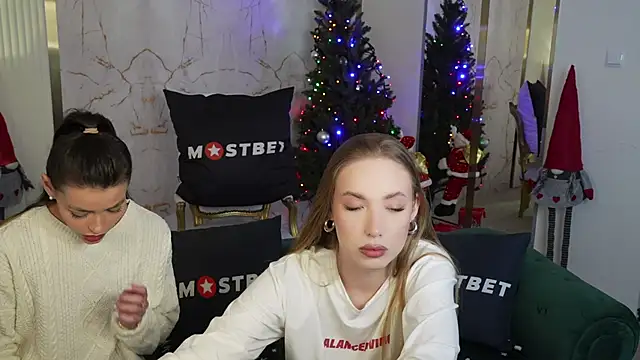 Gabriella054 online show from January 3, 11:44 pm