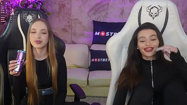 Gabriella054 online show from January 4, 11:59 pm