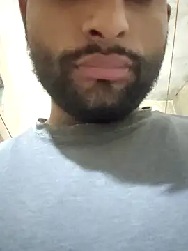 PRIYANHUxh online show from April 21, 4:41 am