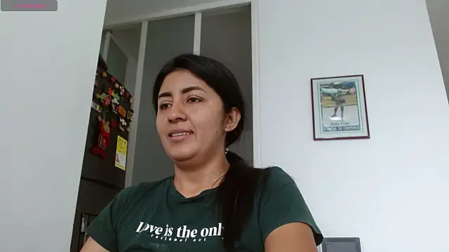 Snapshot of danna_peterson1 chatting on November 6, 3:46 pm danna peterson1 online show from November 6, 3:46 pm