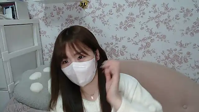 Snapshot of mei_hosina chatting on February 18, 3:52 pm mei hosina online show from February 18, 3:52 pm