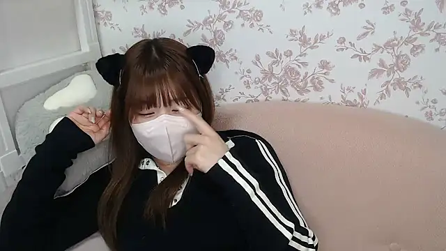 Snapshot of mei_hosina chatting on February 22, 3:54 pm mei hosina online show from February 22, 3:54 pm