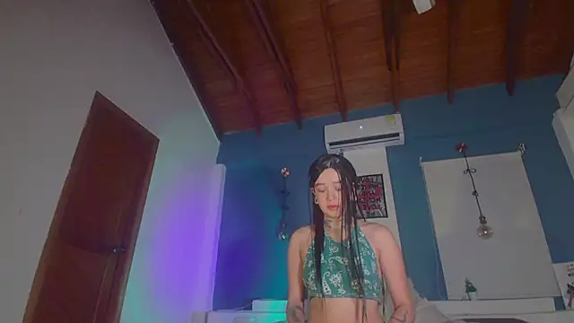 Snapshot of ariana-white- chatting on September 20, 1:28 am ariana-white- online show from September 20, 1:28 am